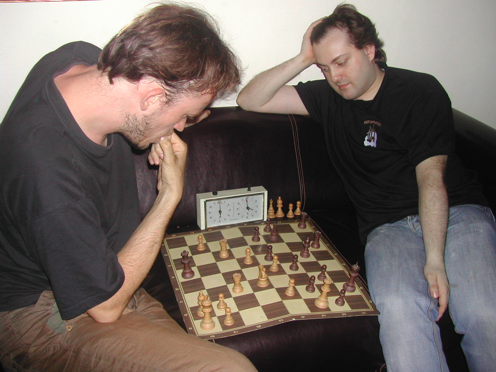 Eros Riccio & Thibault de Vassal playing chess in Lucca (Italia)